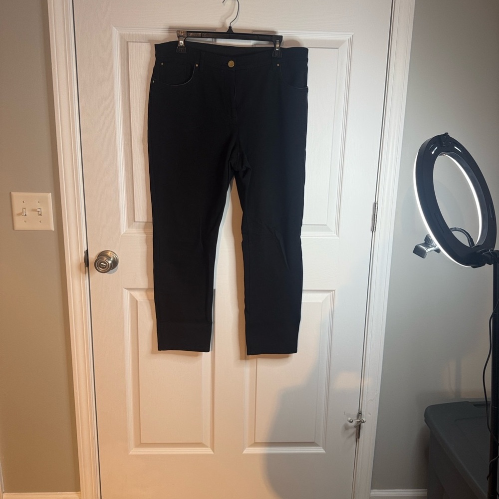 Chico’s So Slimming Black Women's Pants